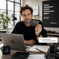 Carte de visite personnalisée de luxe en papier épais avec bord doré |   Papier standard 400 g/m² + estampage à chaud doré pour les agences technologiques et créatives