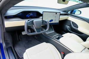 <span class=keywords><strong>รถ</strong></span>เทสล่า โมเดล เอส พลายด์ ปี 2024 มือสอง 250-300 แรงม้า ระบบ<span class=keywords><strong>ขับ</strong></span>เคลื่อนสามมอเตอร์ <span class=keywords><strong>ขับ</strong></span>เคลื่อนสี่ล้อ พวงมาลัยซ้าย กล้องมองหลัง เบาะหนัง ระบบ<span class=keywords><strong>ขับ</strong></span>เคลื่อนอัตโนมัติเต็มรูปแบบ รุ่นยุโรป - Product Image 2