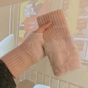 Nouveaux gants mi-doigts en polaire de vison pour femme, doux, chauds pour l'hiver, luxueux, couleur unie, tricotés en peluche, pour le cyclisme, compatibles écran tactile - Product Image 3