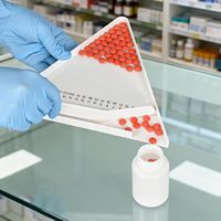 Plateau de comptage triangulaire pour pilules chimiques avec spatule, compteur de tri de comprimés portable pour la pharmacie et le laboratoire