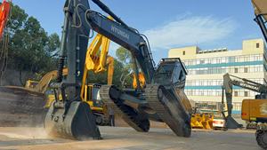 Excavatrice sur chenilles Hyundai 305LC 9T jaune, hydraulique, pour travaux de construction, machine lourde sur chenilles - Product Image 6