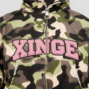 Nouvelle Arrivée Fabricant Personnalisé Sweat à Capuche Court Coupe Boxy avec Motif Camouflage Urbain Numérique et Broderie de Lettres - Product Image 2