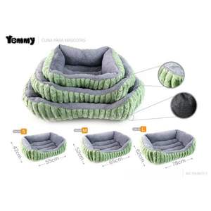 Set di Tre Pezzi per Cuccia Quadrata in Peluche di Coniglio Verde Fagiolo per Animali Domestici - Product Image 1