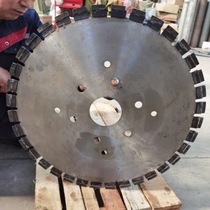 bibo Hot Sales Diamond Rock <b>Saws</b> Is Most Commonly Used to Cut Horizontal Concrete Slab Surfaces Such As Piers Wharves Bridges - Product Image 2