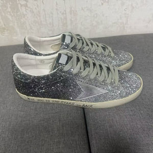 Sneakers Classiche in Vera Pelle di Design con Stella Glitterata Argentata, Traspiranti, Leggere, con Rialzo Interno, Casual e Sportive alla Moda - Product Image 2