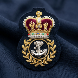 Écusson brodé personnalisé avec aigle et couronne de lauriers, à coudre sur tissu, pour uniforme ou vêtement - Product Image 1