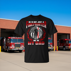 Mon père est un pompier héros, t-shirt fièrement porté par son fils ou sa fille pompier - Product Image 3
