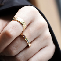 Bague carrée Aazuo vintage en or jaune massif 18 carats avec lignes arc-en-ciel et saphirs naturels sertis pavé – Cadeau de luxe pour femme, idéal pour mariage