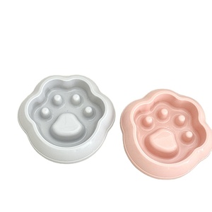 Tempat makan lambat untuk anjing dan kucing, mangkuk makan bentuk kaki plastik Anti mencekik, piring hewan peliharaan untuk penggunaan rumah tangga - Product Image 2