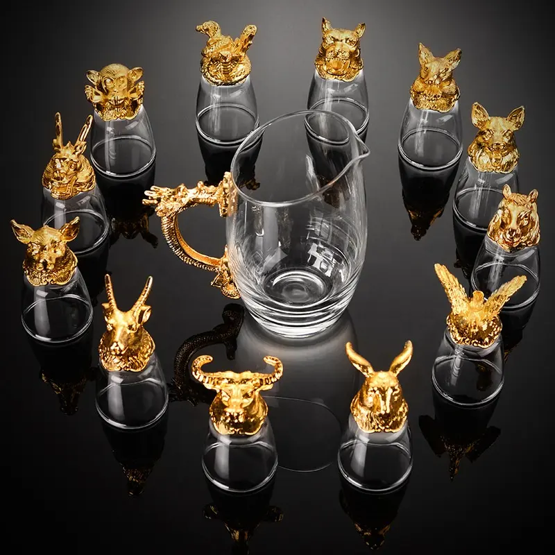 Europese In Voorraad Bulk Kristal Glas Liquor Whisky Decanter Chinese Zodiac Wijn Glazen Karaf Set Met Gouden Kop