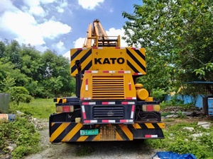 Grue sur camion d'occasion KATO KR-35H-II 35 tonnes, moteur Mitsubishi, hauteur de levage 60m, pompe hydraulique Kawasaki pour travaux de construction lourde - Product Image 2