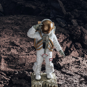 Astronaut Figurine Desktop Ornament Synthetic Resins Unisex Gift For Home Decoration - Product Image 2