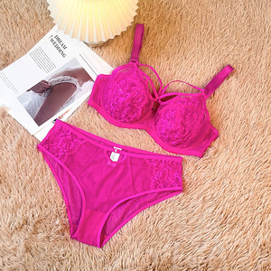 Zoyiame - Conjunto de sujetador y bragas de encaje floral gótico de talla grande para mujer, con copas profundas y efecto antideslizante - Product Image 6