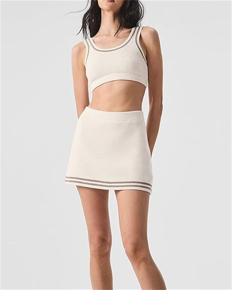 ชุดสีขาว