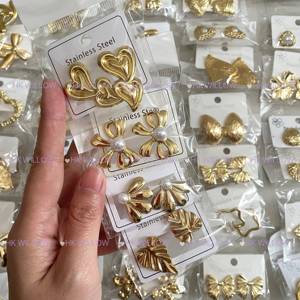 Boucles d'oreilles en acier inoxydable, élégantes et luxueuses, plaquées or, style simple et tendance - Product Image 2