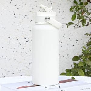 Botella de Agua Deportiva Aislada de 32oz Personalizada OEM, Nueva Tapa Deslizante Antipolvo con Pajita, Operación con una Mano, Frasco de Acero Inoxidable - Product Image 1