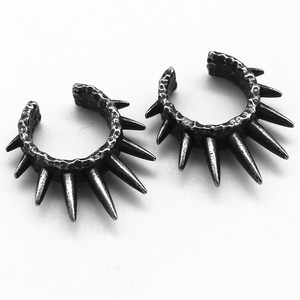 Pendientes de clip yunnique con forma de pico, de acero de titanio negro, joyería geométrica de moda para hombres y mujeres - Product Image 2