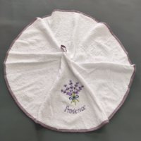 Serviette ronde en coton brodé à la lavande, serviette en éponge à la main
