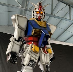 ชุดคอสเพลย์กันดั้มสำหรับผู้ใหญ่ ขนาด 2.7 เมตร พร้อมไมโครโฟน ลำโพง และไฟ LED สำหรับฮาโลวีน - Product Image 6