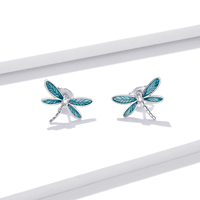 Boucles d'oreilles libellule plaquées argent avec ailes bleues et strass en cristal, design insecte pour femmes, bijoux mignons à la mode, cadeau