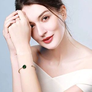 กำไลข้อมือทองแดงลายเรขาคณิตดีไซน์หรูหรา ประดับด้วยเทอร์ควอยซ์ สไตล์วินเทจ สามารถสวมซ้อนกันได้ เหมาะสำหรับเป็นของขวัญสำหรับผู้หญิง - Product Image 2