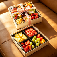 Boîte à compartiments carrés jetables de luxe avec couvercle transparent en papier alimentaire pour la restauration et les collations