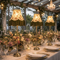 Lampe de table sans fil rechargeable DC simple pour mariage avec ampoule LED E14 et abat-jour en tissu à franges florales pour la décoration d'événements