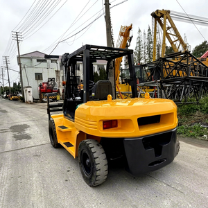 Montacargas Diésel Japonés KOMATSU Modelo FD70 de 2.5, 3, 5, 7 y 10 Toneladas, Usado, Marca TCM HELI, para Fábrica y Puerto - Product Image 1