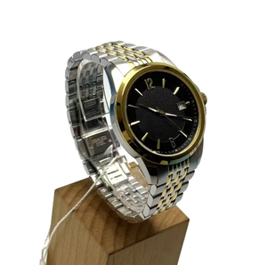 <span class=keywords><strong>Montre</strong></span> à quartz pour <span class=keywords><strong>homme</strong></span> en or et argent avec cadran <span class=keywords><strong>noir</strong></span> texturé, fenêtre de date, <span class=keywords><strong>bracelet</strong></span> en métal entrelacé et design intemporel et sophistiqué - Product Image 3