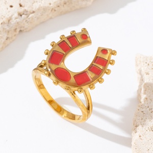 Fashion Celebrity Exquisite Light Luxury Metal <strong>Wedding</strong> Red U Shape <strong>Horseshoe</strong> 18k Gold Dainty Ring Stainless Steel Band - Product Image 4