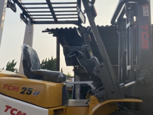 Montacargas Hidráulico Diésel Usado Vigoshop TCM FD25 de 2.5 Toneladas, Motor con Rodamientos, Mástil de Una/Tres Etapas de 1000mm, Gran Venta - Product Image 6