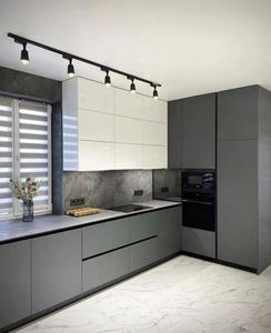 Armoire de cuisine modulaire au design personnalisé gris mat moderne avec finition acrylique, charnière d'évier - Product Image 4