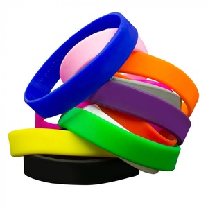 Grosir Dropship kustom gelang USB <span class=keywords><strong>Flash</strong></span> Drive Promosi gelang saku basket silikon gelang bendera fitur Slap kustom