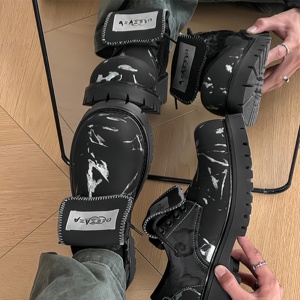 รองเท้าเดอร์บี้สไตล์อังกฤษ สีดำล้วน รองเท้าลำลองหุ้มข้อสูง พื้นหนา เพิ่มความสูง รองเท้าหนังขนาดเล็กสำหรับผู้ชาย - Product Image 3