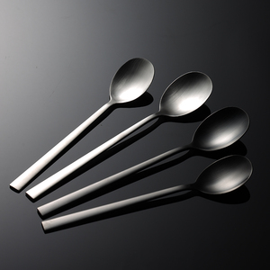 Cuillère en argent à manche carré 304 couverts en acier inoxydable Restaurant Hôtel Argenterie Cuillères et Fourchettes Ensemble de couverts Ae024 - Product Image 3