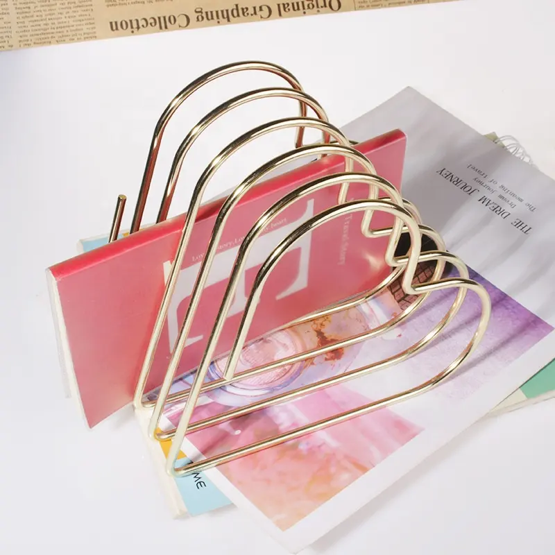 Eisendraht Rose Golden Heart Form elastischen Bücher ständer Metall Desktop Buch Magazin Datei speicher