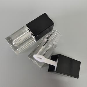 หลอดลิปสติกเปล่าทรงสี่เหลี่ยมจตุรัสขนาดเล็กหรูหรา CY356 สีดำ ขวดลิปกลอสใส พร้อมหัวปัดบลัชออนขนาดเล็ก - Product Image 3