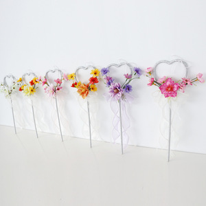 Großhandel Kreative Kinder-Zauberstab mit Künstlichen Seidenblumen, Abnehmbarer Blumenstab für Hochzeiten, Geburtstage und Brautjungfern - Product Image 3