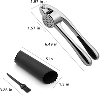 Ensemble d'ustensiles de cuisine multifonctions en métal durable : Presse-ail, Éplucheur à 3 rouleaux et Brosse de nettoyage - Presse-ail/Gingembre Premium