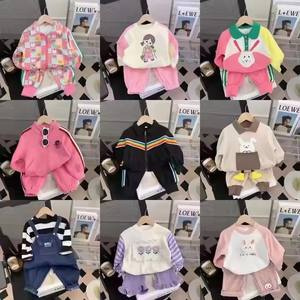 Venta al por mayor bebé niño niños Patchwork impreso algodón suave Shell Casual deportes sudadera conjunto manga larga <span class=keywords><strong>ropa</strong></span> de invierno niños - Product Image 1