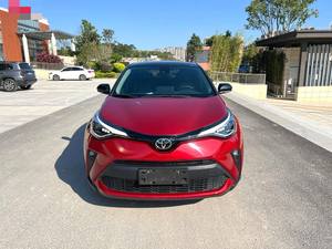 Toyota <span class=keywords><strong>C</strong></span>-HR d'occasion <span class=keywords><strong>2022</strong></span>, SUV 2.0L CVT automatique, sièges en cuir, intérieur foncé, pneus R17, conduite à gauche, idéal pour les trajets urbains - Product Image 2