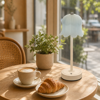 Lampe de table sans fil rechargeable à commande tactile USB-C LED avec abat-jour en verre Lys des Valles pour chambre, restaurant, décoration de mariage