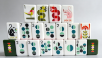 Tuiles de Mahjong américaines modernes avec motifs géométriques, points colorés, fleurs botaniques, flamants roses, chats, jokers et dos multicouches
