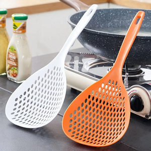 1Pcs Grande Cuillère Anti-Brûlure en Plastique Ménage Outil de Cuisine Écumoire Spatule Passoire Passoire pour Cuisine - Product Image 3