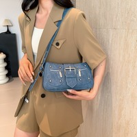 Sac à bandoulière tendance de style européen et américain, nouveau modèle 2024, sac à bandoulière haut de gamme pour femme, avec rivets, pour l'hiver, l'automne et le printemps