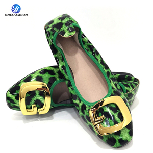 Chaussures de <span class=keywords><strong>danse</strong></span> de haute qualité pour femmes Nouvel arrivage de chaussures et de sacs en gros pour femmes africaines Chaussures plates décontractées - Product Image 4