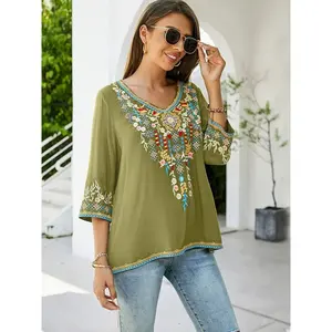 Camicetta Messicana con Ricami Floreali Stile Vintage Chic - Product Image 3