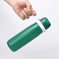 Bouteille d'eau sport à presser de 550 ml avec filtre à eau en carbone actif manuel, logo personnalisé, type vert, utilisation en extérieur, voiture, qualité alimentaire