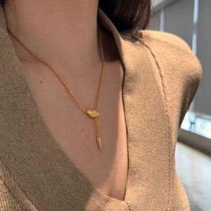 Collier pour femme Dylam Simplicity Design Fashion, bijoux en argent sterling plaqué or 22 carats, chaîne à maillons, pendentif triangle, pour tous les jours - Product Image 3