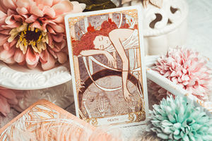 ไพ่ทาโรต์มอราเวีย ศิลปะมูชา สไตล์ไบแซนไทน์ ขอบเคลือบทองโฮโลแกรม - Product Image 1